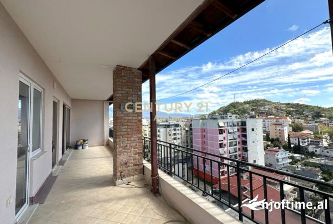 Shtepi ne shitje Apartament ne Tirane, 2+1, Mobilimi Pjeserisht e mobiluar, Pagesa 130,000  Euro.