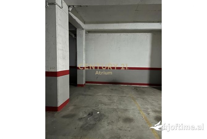 Shtepi ne shitje Apartament ne Tirane, 2+1, Mobilimi Pjeserisht e mobiluar, Pagesa 130,000  Euro.