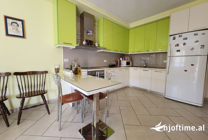 Shtepi me qera Apartament ne Tirane, 2+1, Mobilimi E mobiluar, Pagesa 360  Euro.