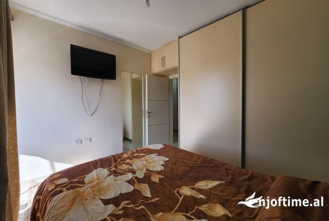 Shtepi me qera Apartament ne Tirane, 2+1, Mobilimi E mobiluar, Pagesa 360  Euro.
