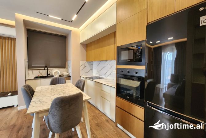 Shtepi me qera Apartament ne Tirane, 2+1, Mobilimi E mobiluar, Pagesa 1,000  Euro.