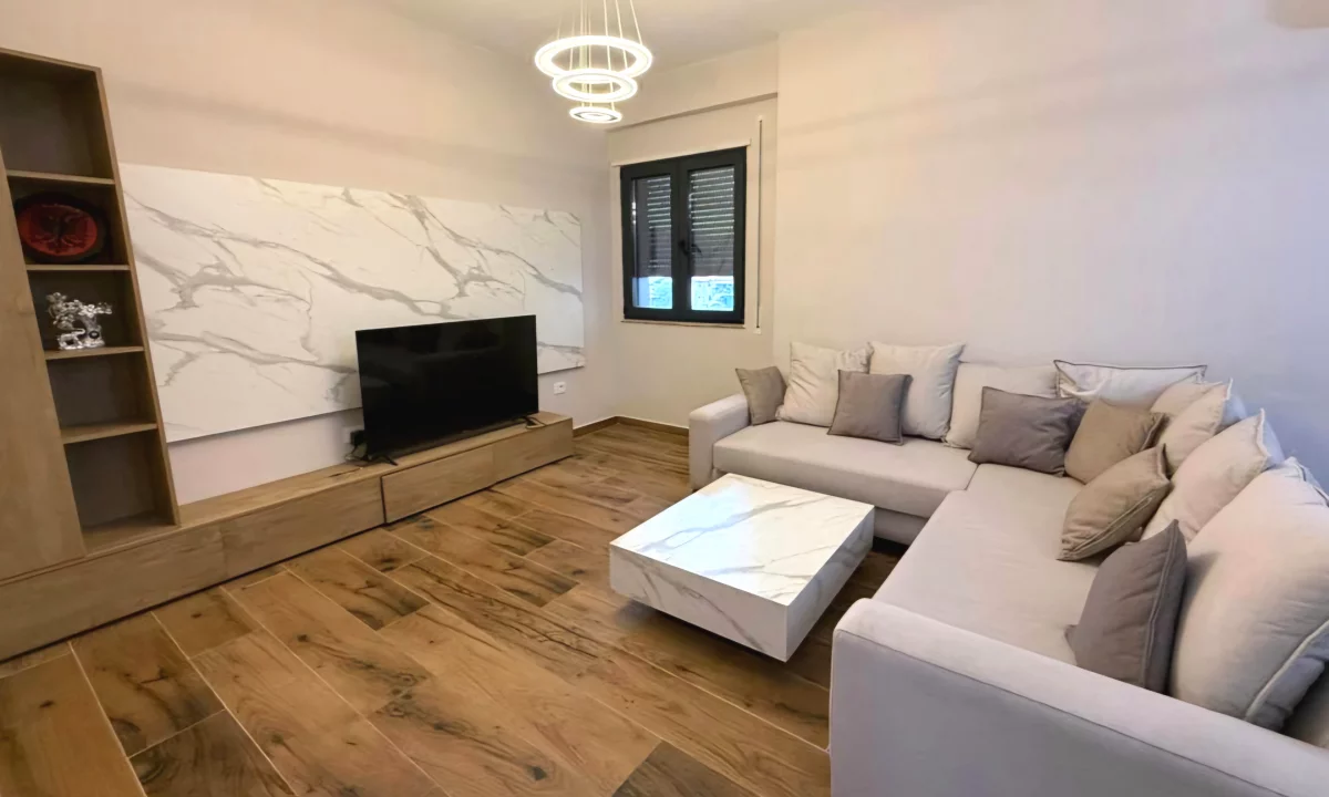 Shtepi me qera Apartament ne Tirane, 2+1, Mobilimi E mobiluar, Pagesa 650  Euro.