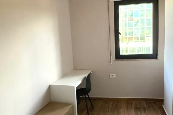 Shtepi me qera Apartament ne Tirane, 2+1, Mobilimi E mobiluar, Pagesa 650  Euro.