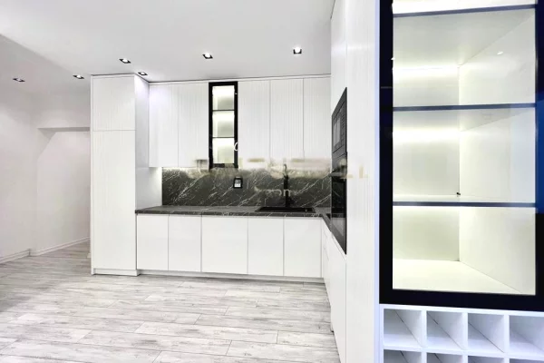 Shtepi me qera Apartament ne Tirane, 3+1, Mobilimi E mobiluar, Pagesa 1,300  Euro.