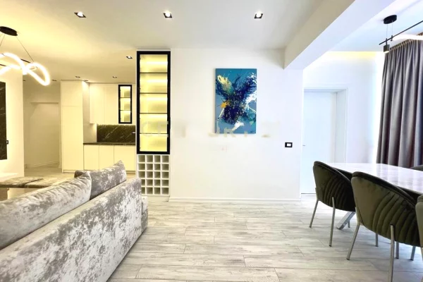 Shtepi me qera Apartament ne Tirane, 3+1, Mobilimi E mobiluar, Pagesa 1,300  Euro.