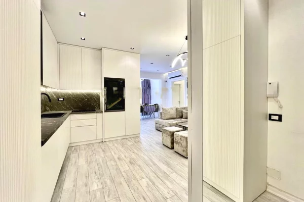 Shtepi me qera Apartament ne Tirane, 3+1, Mobilimi E mobiluar, Pagesa 1,300  Euro.