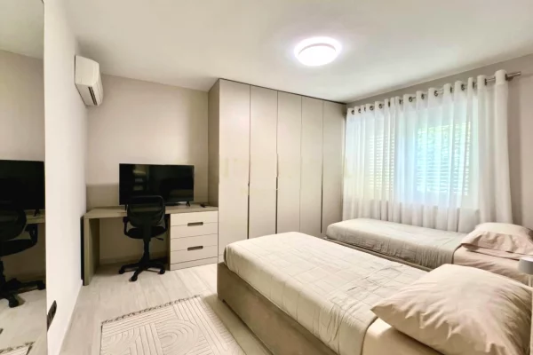 Shtepi me qera Apartament ne Tirane, 2+1, Mobilimi E mobiluar, Pagesa 800  Euro.