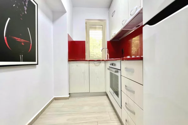 Shtepi me qera Apartament ne Tirane, 2+1, Mobilimi E mobiluar, Pagesa 800  Euro.