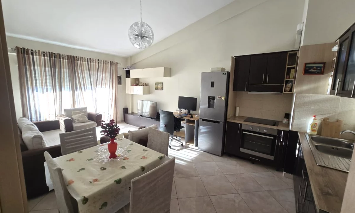 Shtepi me qera Apartament ne Tirane, 1+1, Mobilimi E mobiluar, Pagesa 38,000  Leke.