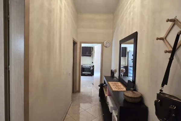 Shtepi me qera Apartament ne Tirane, 1+1, Mobilimi E mobiluar, Pagesa 38,000  Leke.