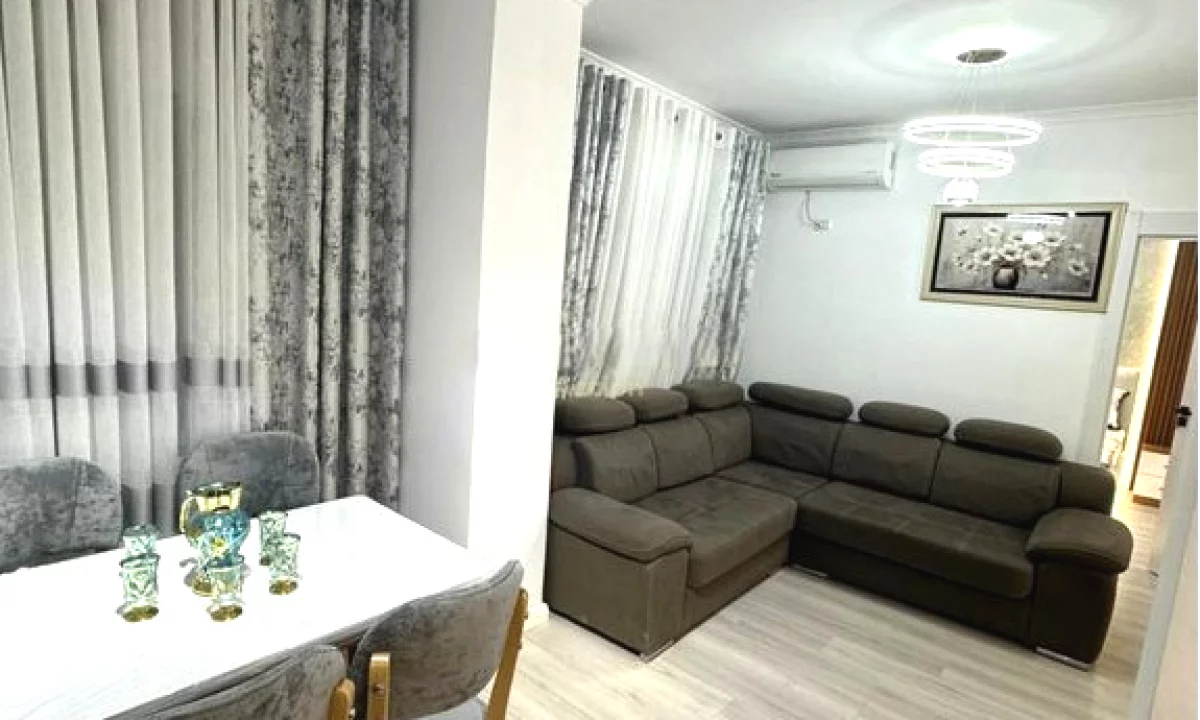 Shtepi ne shitje Apartament ne Tirane, 1+1, Mobilimi E mobiluar, Pagesa 95,000  Euro.