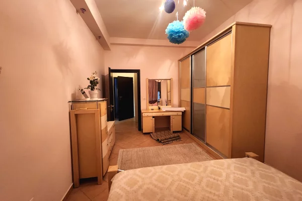 Appartamento in affitto a Tirana 2+1, Arredato