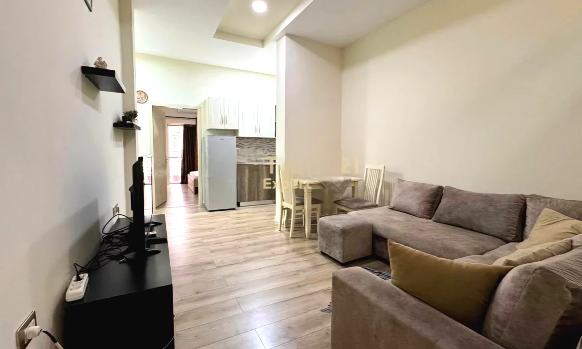 Shtepi me qera Apartament ne Tirane, 2+1, Mobilimi E mobiluar, Pagesa 600  Euro.