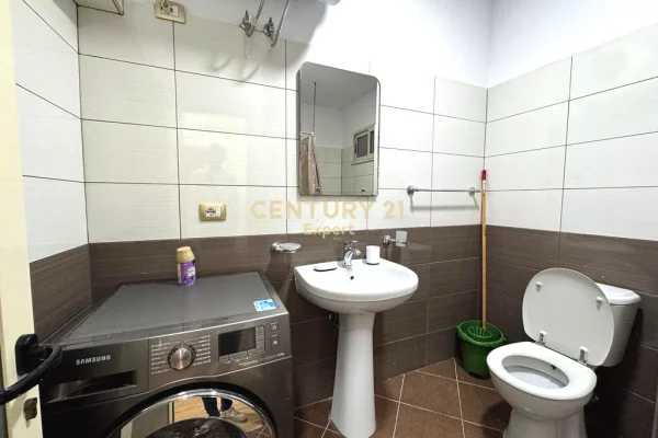 Shtepi me qera Apartament ne Tirane, 2+1, Mobilimi E mobiluar, Pagesa 600  Euro.