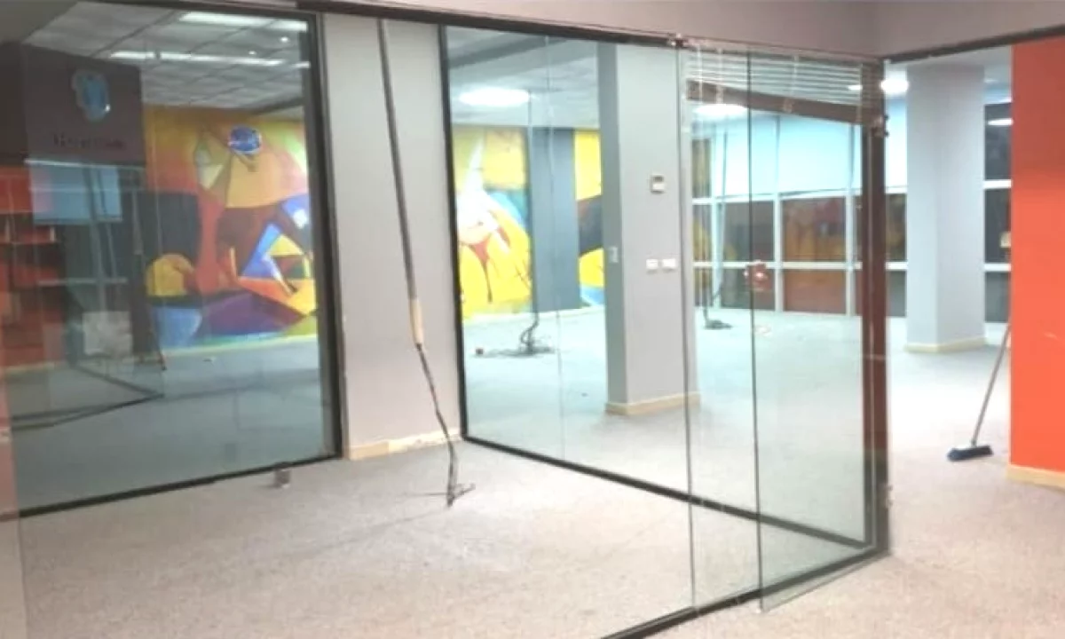 AMBJENT BIZNESI PER QERA TE ISH EKSPOZITA!