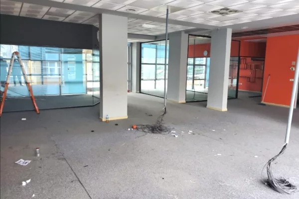 Ambient biznesi me qera 3+1 ne Tirane - 1,600 Euro