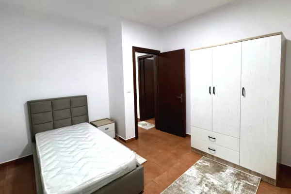 Shtepi me qera Apartament ne Tirane, 2+1, Mobilimi E mobiluar, Pagesa 600  Euro.