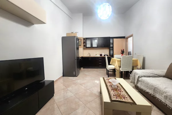 Shtepi me qera Apartament ne Tirane, 1+1, Mobilimi E mobiluar, Pagesa 380  Euro.