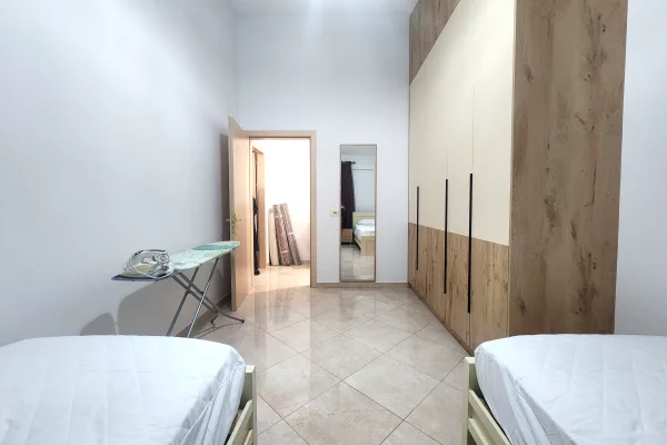 Shtepi me qera Apartament ne Tirane, 1+1, Mobilimi E mobiluar, Pagesa 380  Euro.