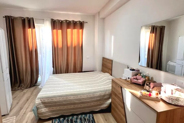 Shtepi ne shitje Apartament ne Tirane, 2+1, Mobilimi E mobiluar, Pagesa 17,900,000  Leke.