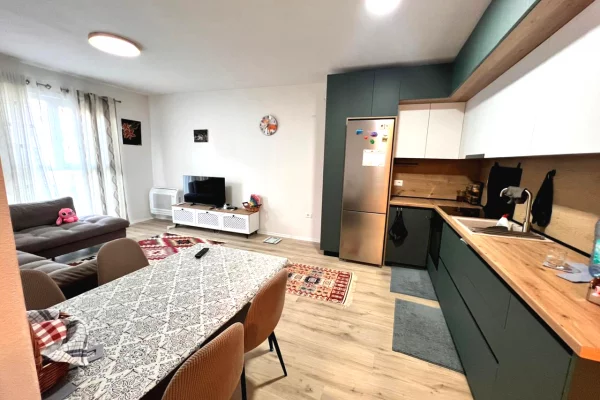 Shtepi ne shitje Apartament ne Tirane, 2+1, Mobilimi E mobiluar, Pagesa 17,900,000  Leke.