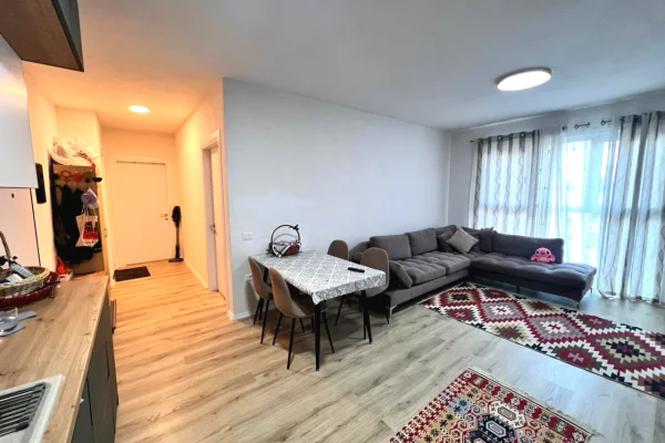 Shtepi ne shitje Apartament ne Tirane, 2+1, Mobilimi E mobiluar, Pagesa 17,900,000  Leke.