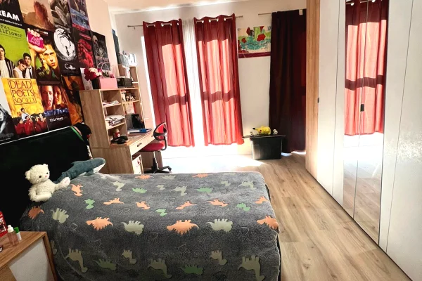 Shtepi ne shitje Apartament ne Tirane, 2+1, Mobilimi E mobiluar, Pagesa 17,900,000  Leke.