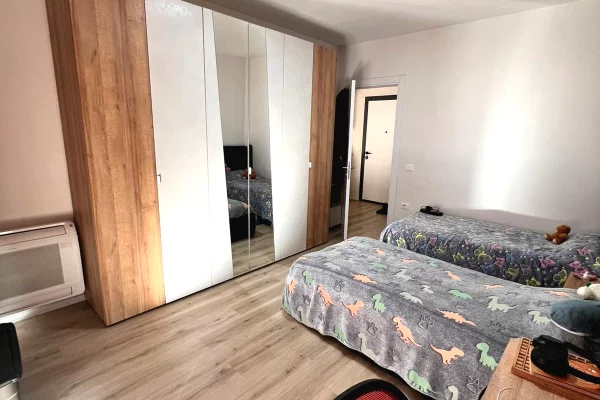 Shtepi ne shitje Apartament ne Tirane, 2+1, Mobilimi E mobiluar, Pagesa 17,900,000  Leke.
