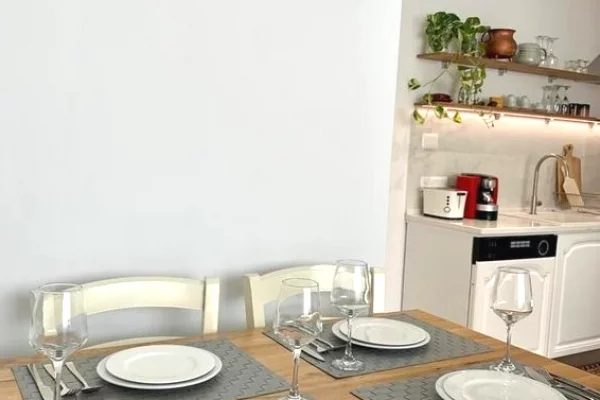 Shtepi me qera Apartament ne Tirane, 2+1, Mobilimi E mobiluar, Pagesa 65,000  Leke.