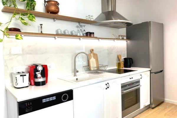 Shtepi me qera Apartament ne Tirane, 2+1, Mobilimi E mobiluar, Pagesa 65,000  Leke.