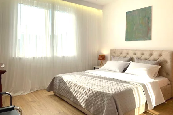 Shtepi me qera Apartament ne Tirane, 2+1, Mobilimi E mobiluar, Pagesa 65,000  Leke.