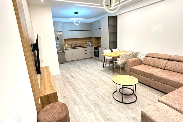 Shtepi me qera Apartament ne Tirane, 1+1, Mobilimi E mobiluar, Pagesa 500  Euro.