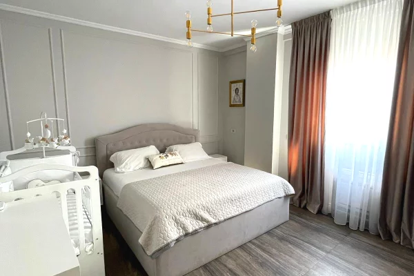 Shtepi me qera Apartament ne Tirane, 2+1, Mobilimi E mobiluar, Pagesa 1,000  Euro.