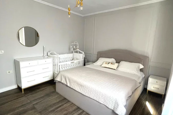 Shtepi me qera Apartament ne Tirane, 2+1, Mobilimi E mobiluar, Pagesa 1,000  Euro.