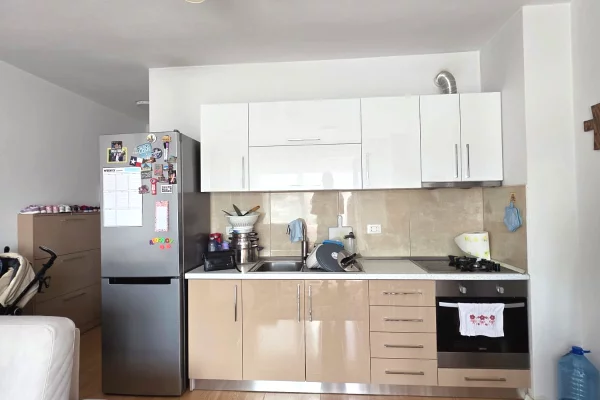 Shtepi me qera Apartament ne Tirane, 2+1, Mobilimi E mobiluar, Pagesa 600  Euro.