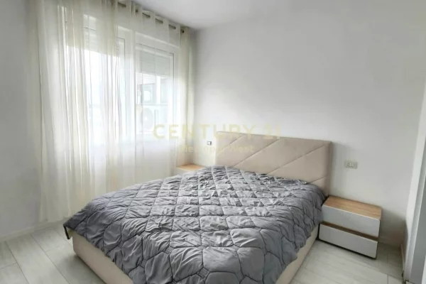 Shtepi me qera Apartament ne Tirane, 2+1, Mobilimi E mobiluar, Pagesa 700  Euro.