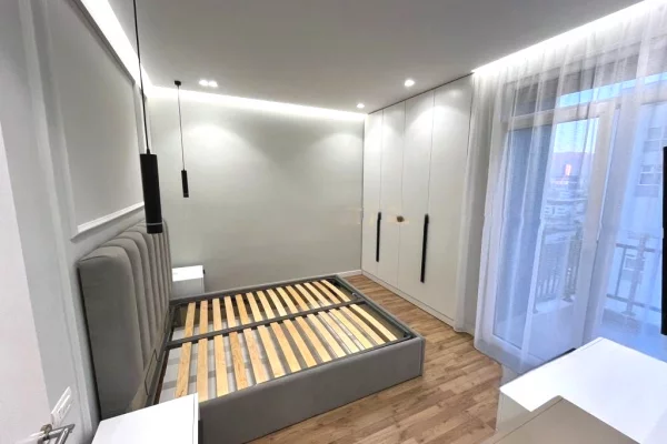 Shtepi me qera Apartament ne Tirane, 1+1, Mobilimi E mobiluar, Pagesa 650  Euro.