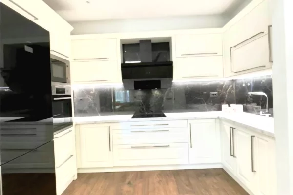 Shtepi me qera Apartament ne Tirane, 2+1, Mobilimi E mobiluar, Pagesa 800  Euro.