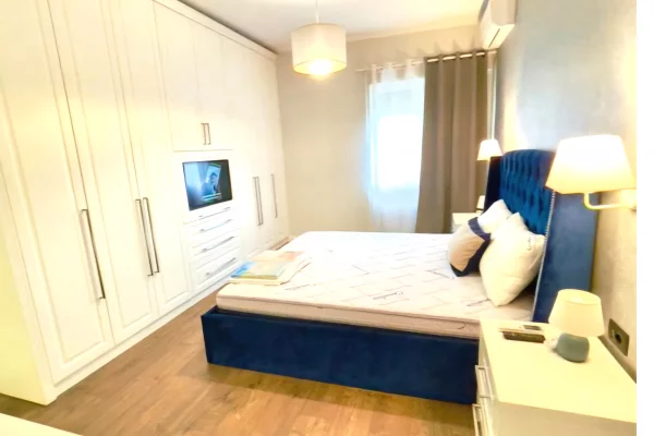 Shtepi me qera Apartament ne Tirane, 2+1, Mobilimi E mobiluar, Pagesa 800  Euro.