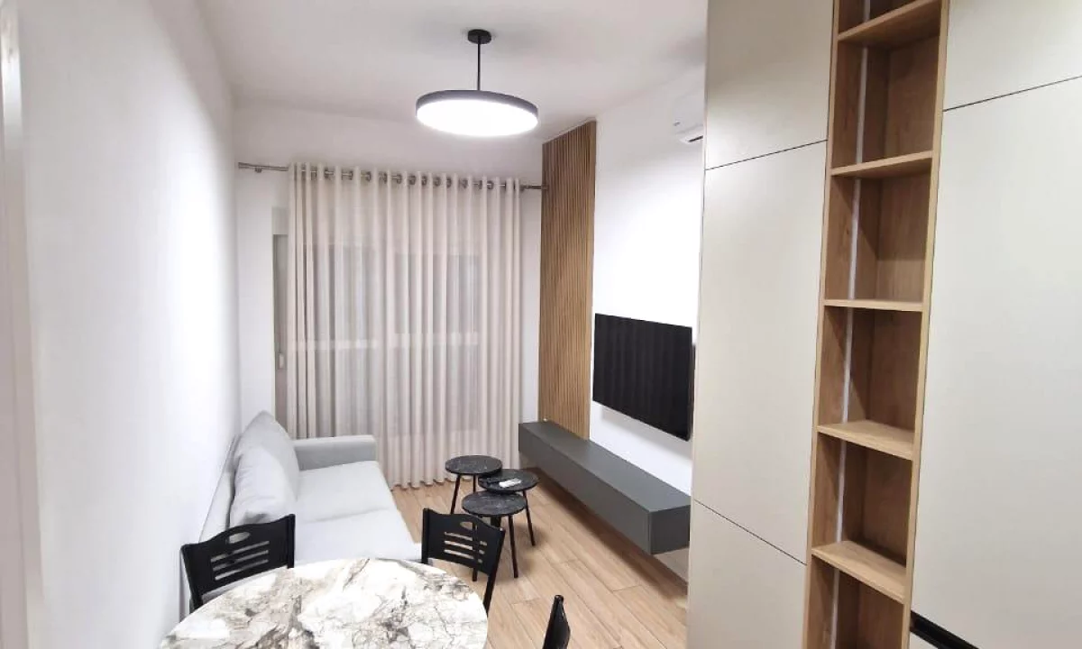 Shtepi me qera Apartament ne Tirane, 1+1, Mobilimi E mobiluar, Pagesa 450  Euro.