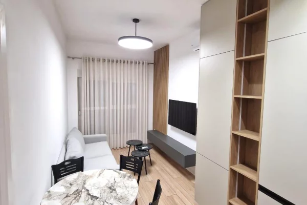 Jepet me qera apartament 1+1+Post parkimi ,rezidenca Kadiu!