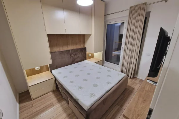 Shtepi me qera Apartament ne Tirane, 1+1, Mobilimi E mobiluar, Pagesa 450  Euro.
