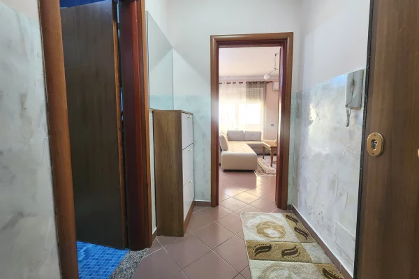 Shtepi me qera Apartament ne Tirane, 1+1, Mobilimi E mobiluar, Pagesa 60,000  Leke.