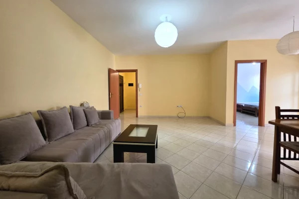 Shtepi me qera Apartament ne Tirane, 2+1, Mobilimi E mobiluar, Pagesa 400  Euro.