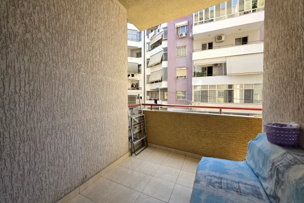 Shtepi me qera Apartament ne Tirane, 2+1, Mobilimi E mobiluar, Pagesa 400  Euro.