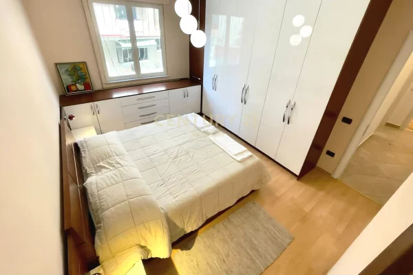 Shtepi me qera Apartament ne Tirane, 1+1, Mobilimi E mobiluar, Pagesa 690  Euro.