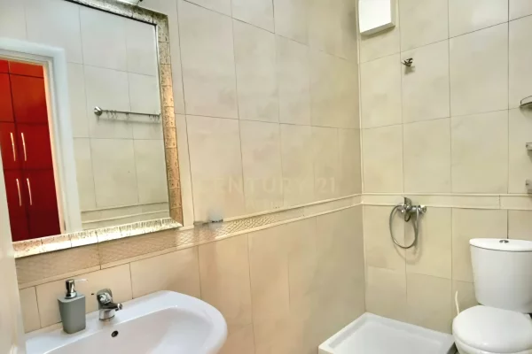 Shtepi me qera Apartament ne Tirane, 1+1, Mobilimi E mobiluar, Pagesa 690  Euro.