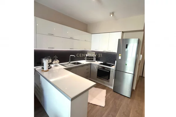 Jepet me qera apartament 2+1+2 tualete te rruga e Kavajes!