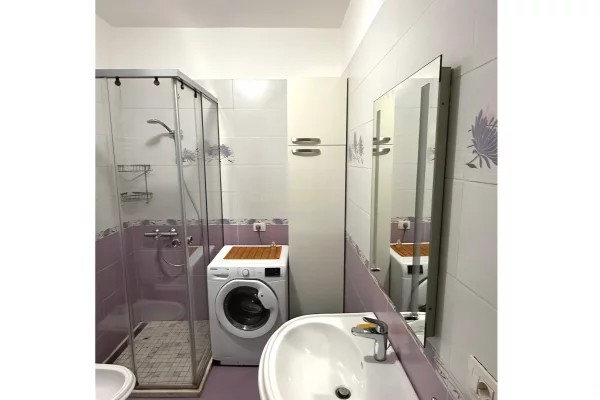 Shtepi me qera Apartament ne Tirane, 2+1, Mobilimi E mobiluar, Pagesa 65,000  Leke.