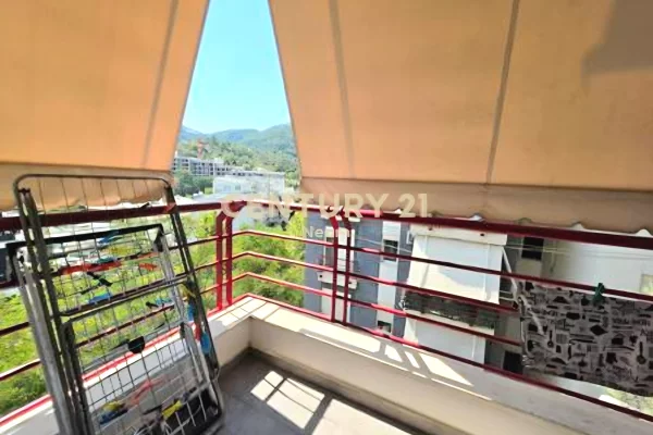 Shtepi me qera Apartament ne Tirane, 2+1, Mobilimi E mobiluar, Pagesa 700  Euro.